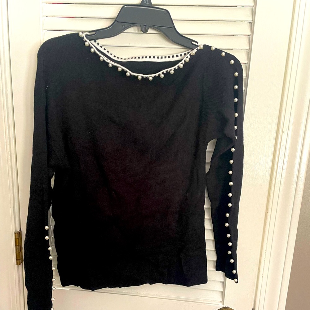 Black & white sweater
